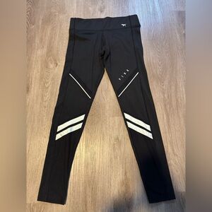 Victoria Secret Pink Ultimate Yoga pants - size Medium